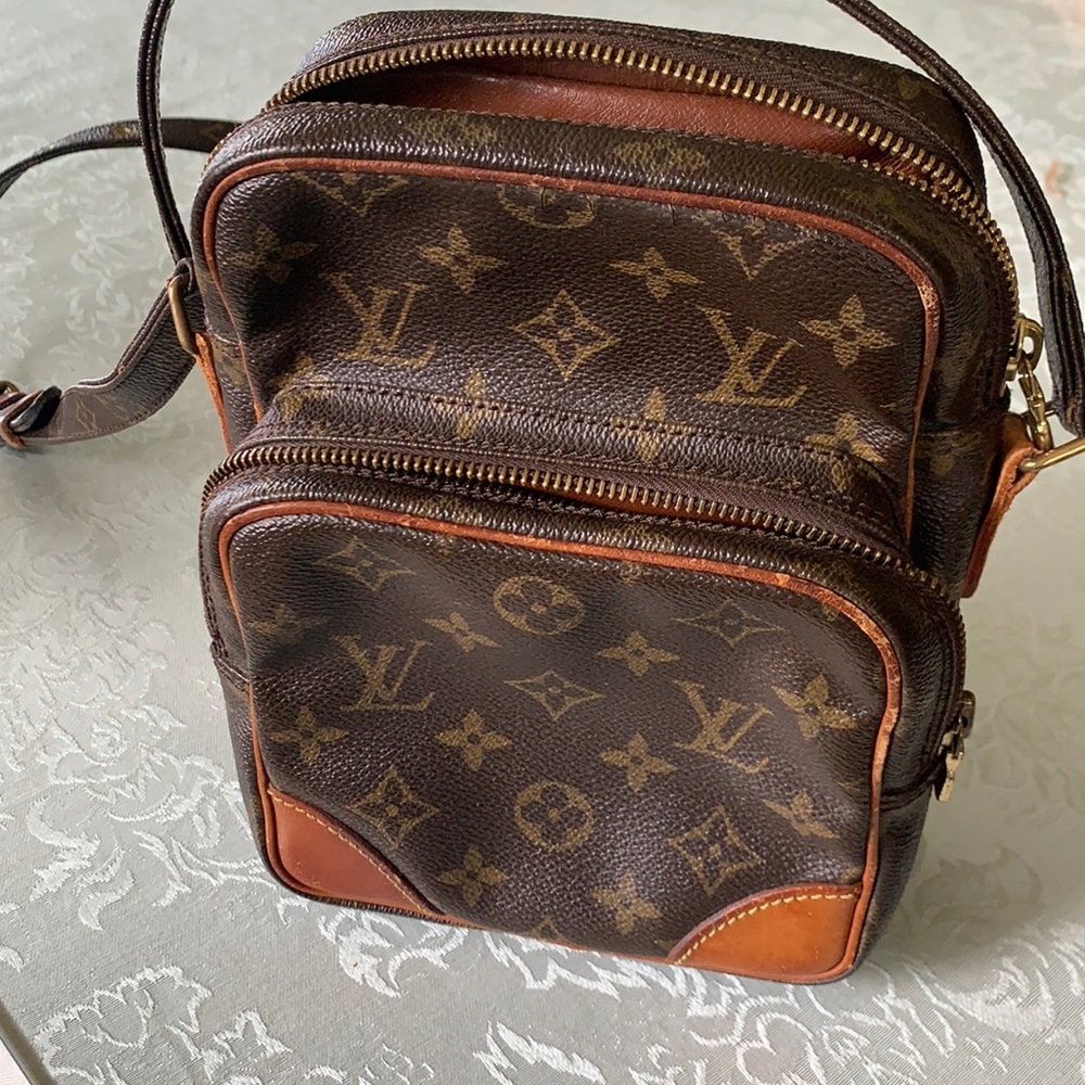 🍂Authentic Louis Vuitton Amazone 22 MNG Crossbody Bag 🥀